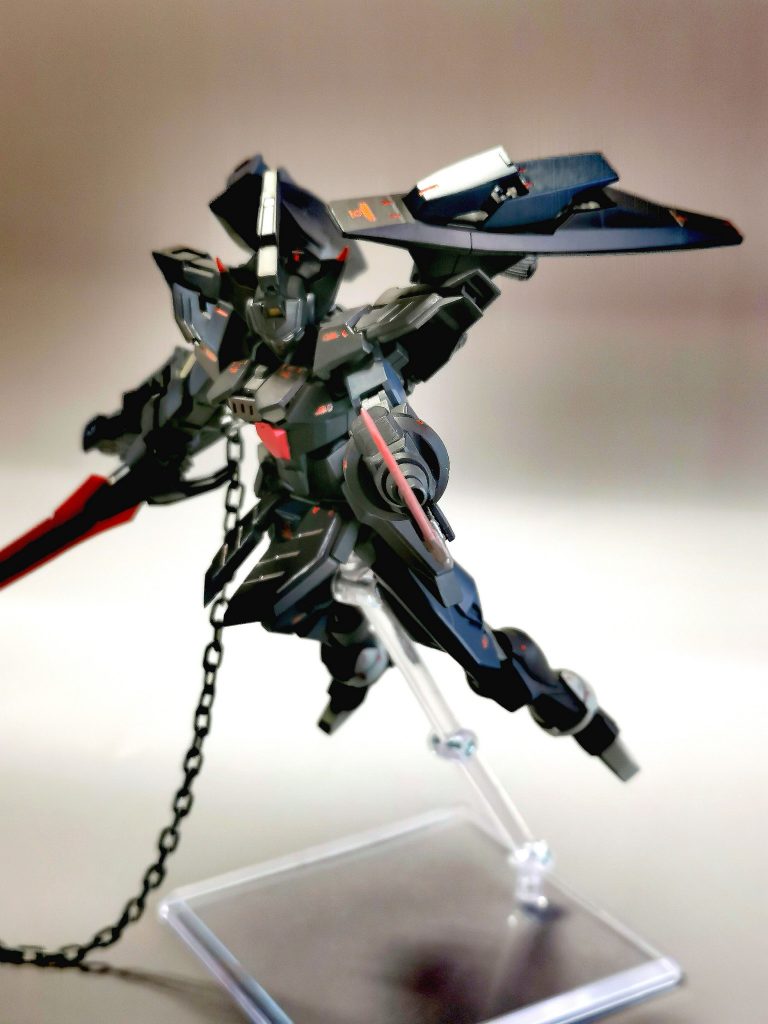 ヒートソードの柄から出ている碇付きチェーンはMG∀のもの。