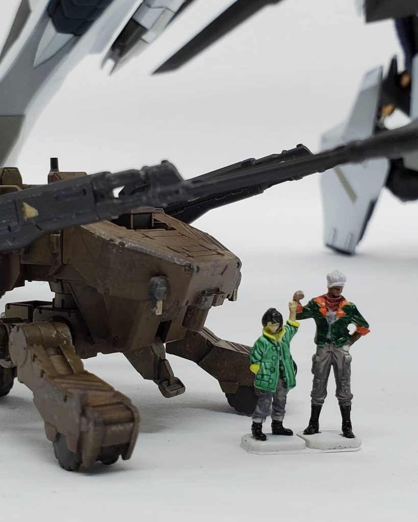 モビルワーカーとフィギュアも塗る何気にフィギュアは初塗装
