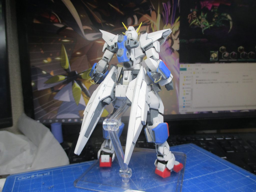 八剱ガンダム–3枚目/制作者：堺・悠一