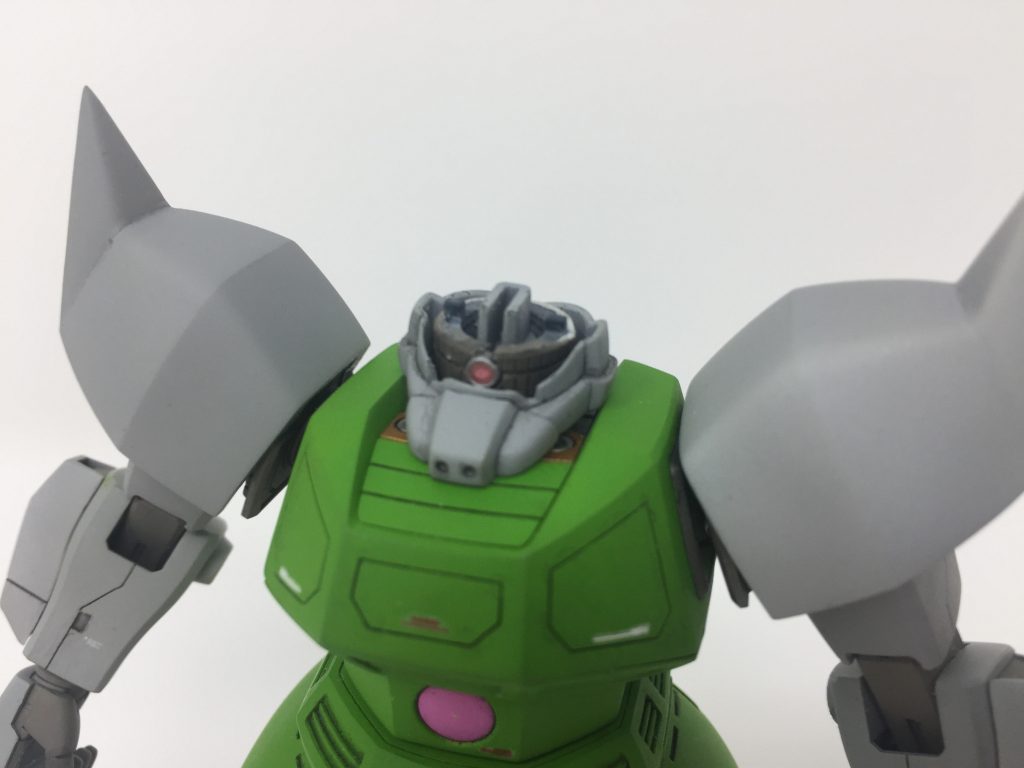 カメラアイはスリット入りプラバンや、バーニアパーツ、Hアイズ等でディテールアップしました。