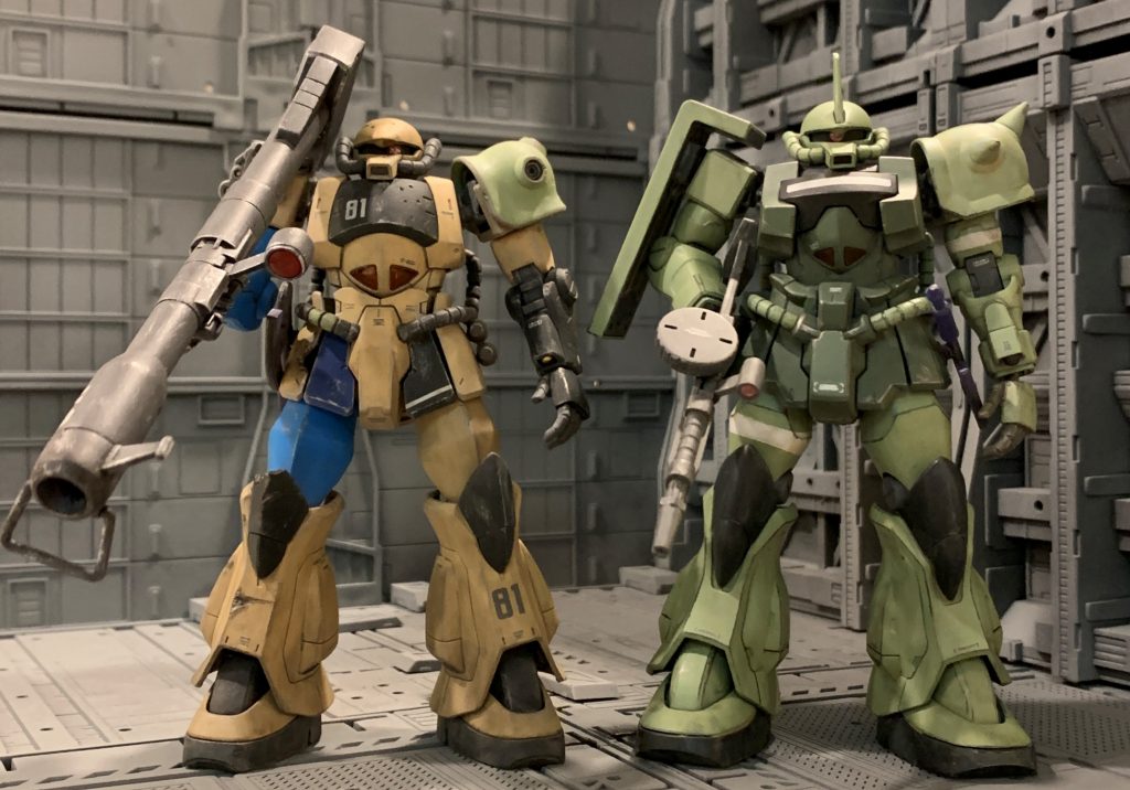 以前制作した現地改修グフA型(HGUCリバイブ版)と並べてみました。どちらも出来が良く、作っていて楽しいキットでした。汎用性に振ったグフが大好きなので、また折を見てザクみたいなグフを作りたいと思います(笑)最後までご覧いただきありがとうございました。