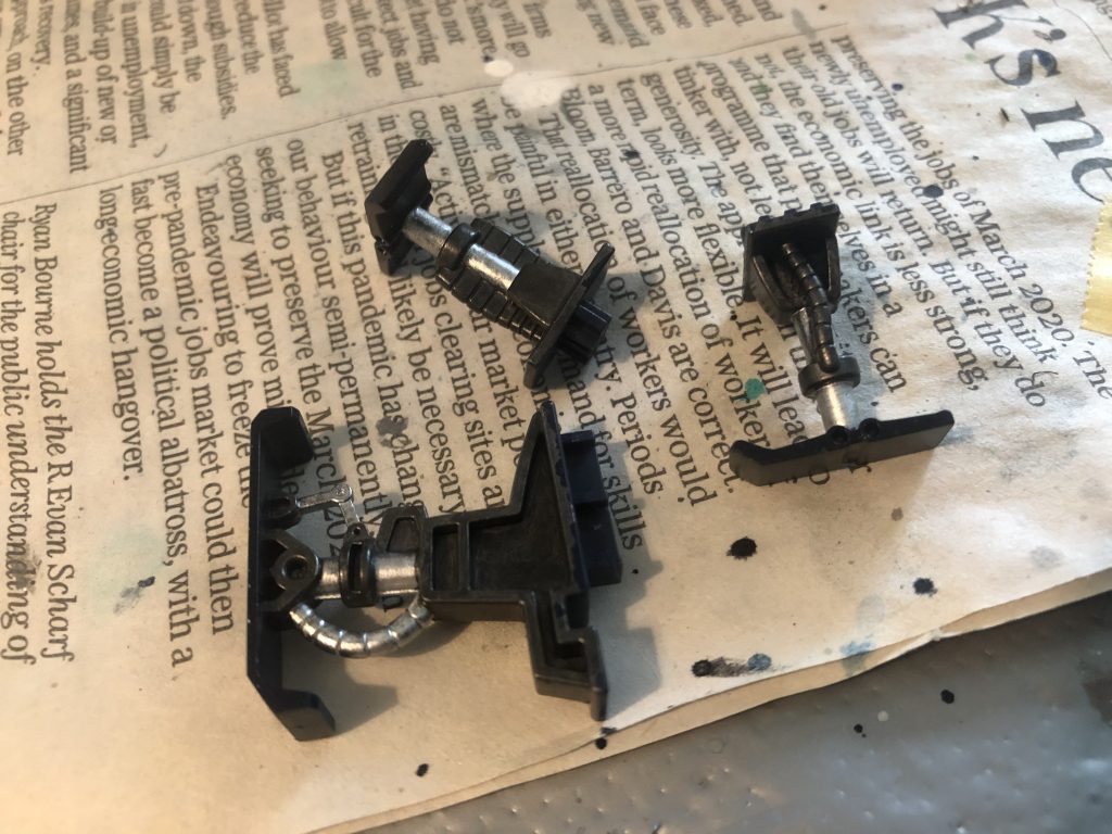 ランディングギアもしっかりと塗り分けました。