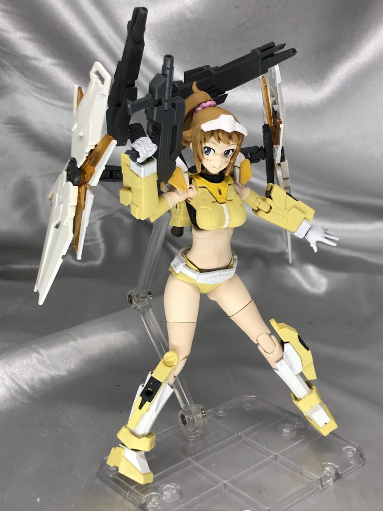 頭を挿げ替えるだけで色々楽しいフィギュアライズスタンダード。チナにモモカ、キララにアイラ、シアにカオルコなどまだまだ立体化できる幅はあるので、広がっていってもらいたいです。他社と比べる声もありますが、この価格帯でこの出来は私は大変すばらしいと思います。