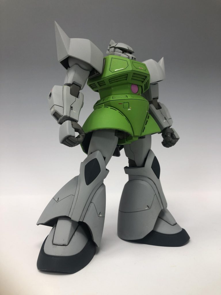 末広がりな装甲を持った機体はアオリで見ると格好いいですよね(あくまでも個人的な意見です)。