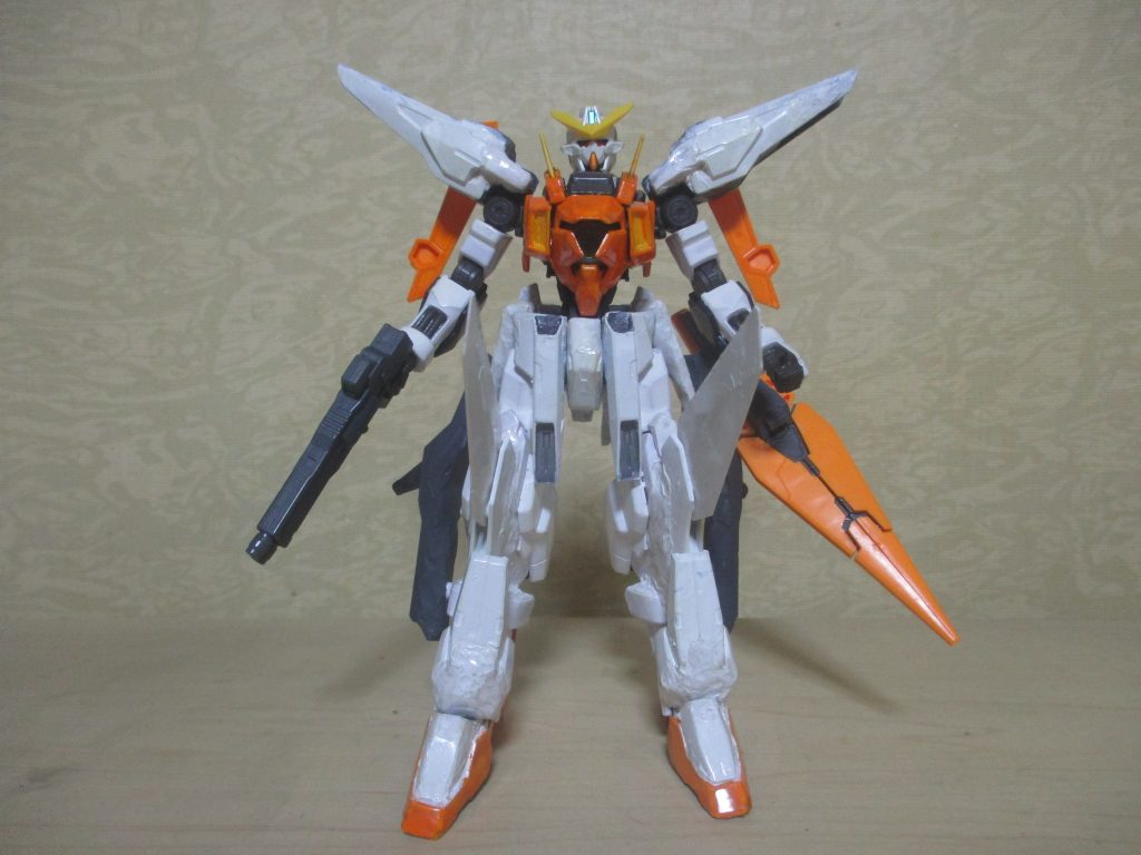 正面なお今回は初めて、エナメル塗料の筆塗り+エアスプレーの塗装をしました(難しい&大変でした・・・w)。