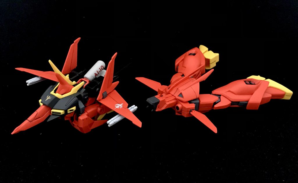 正直微妙な形態ながら、ガチャガチャと分離合体させてると楽しい