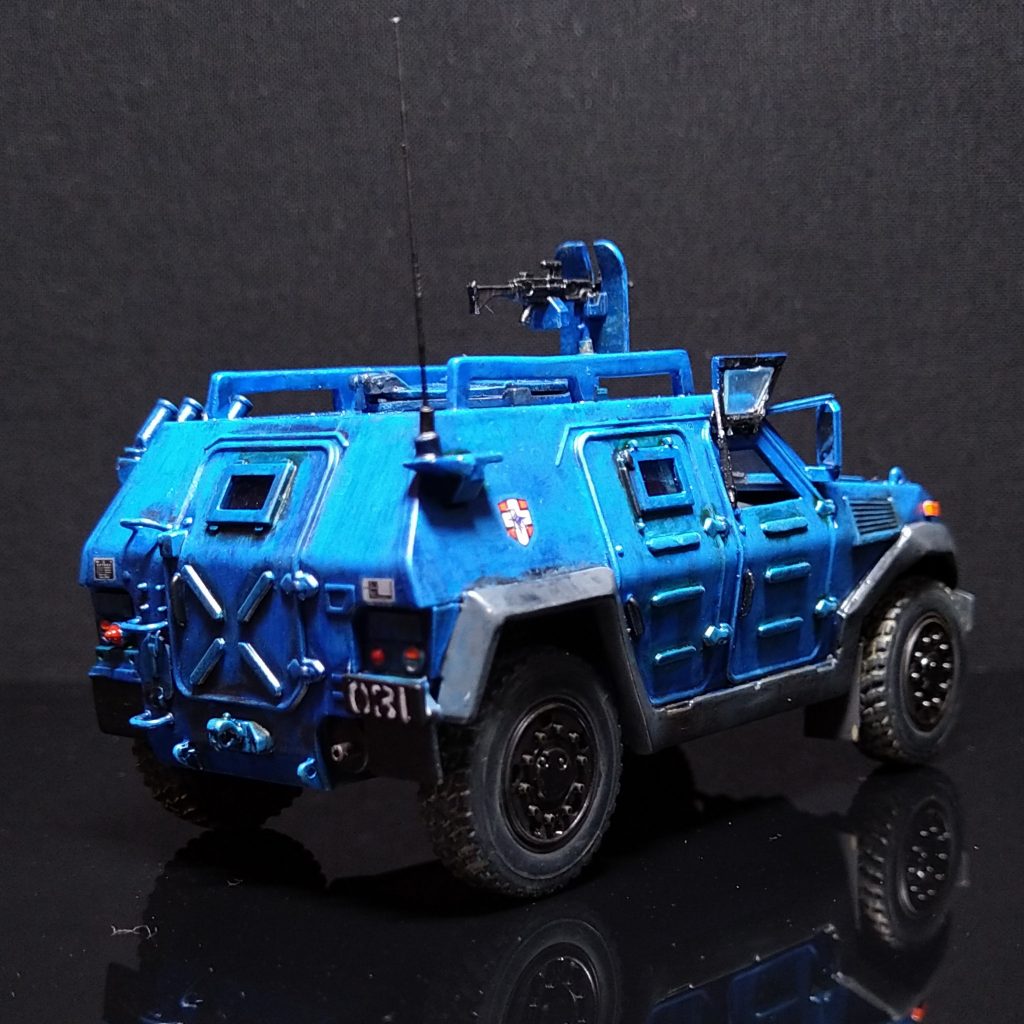 アニメの劇中にも車両ナンバーの031記載があったので再現。ブグや旧ザクとかにも入ってるやつです。いいサイズのがなくて、手書きでマーキングhttps://twitter.com/Yasunoboo421/status/1324292502115868680?s=19