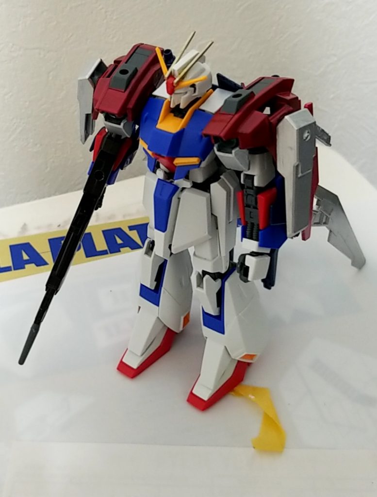 改造第三段階可変時にアンバランスになったりバックパックと干渉して腕が全く動かなくなったり、あれよこれよと迷い続けて最終的にバックパックはリアスカートに取り付けることにした