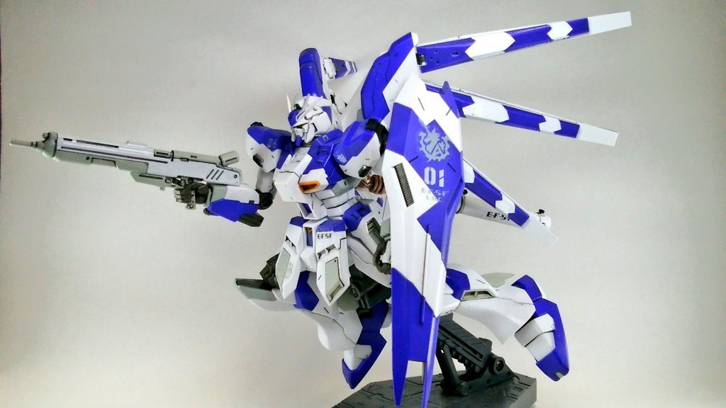 撮り直し前の写真です。こちらも良く撮れているんですが、白バックだと全体がボヤけるような…