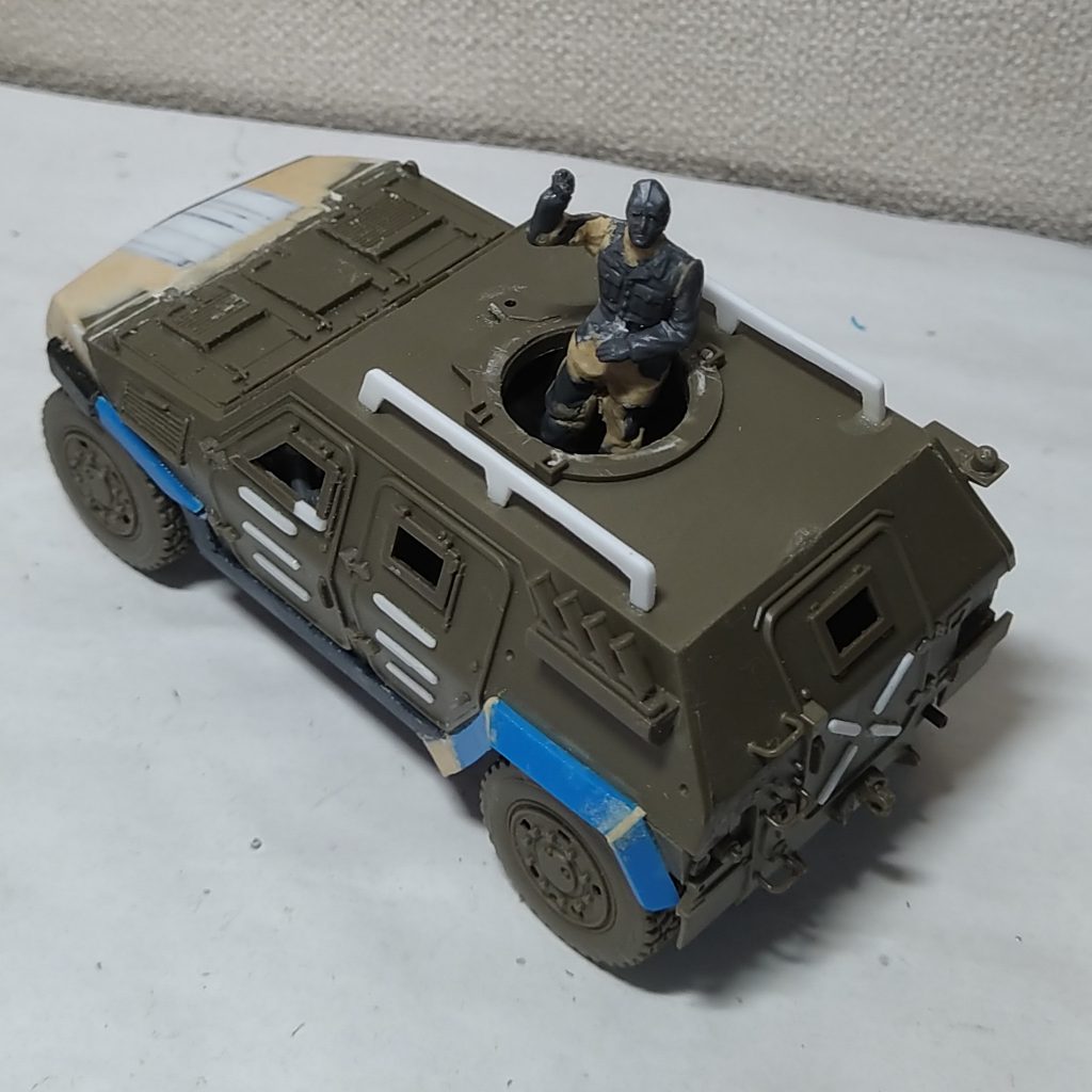 側面オーバーフェンダーはHgucグフのシールドとMGザクのシールド、膝の余りです。一応ガンプラ改造作品になる?