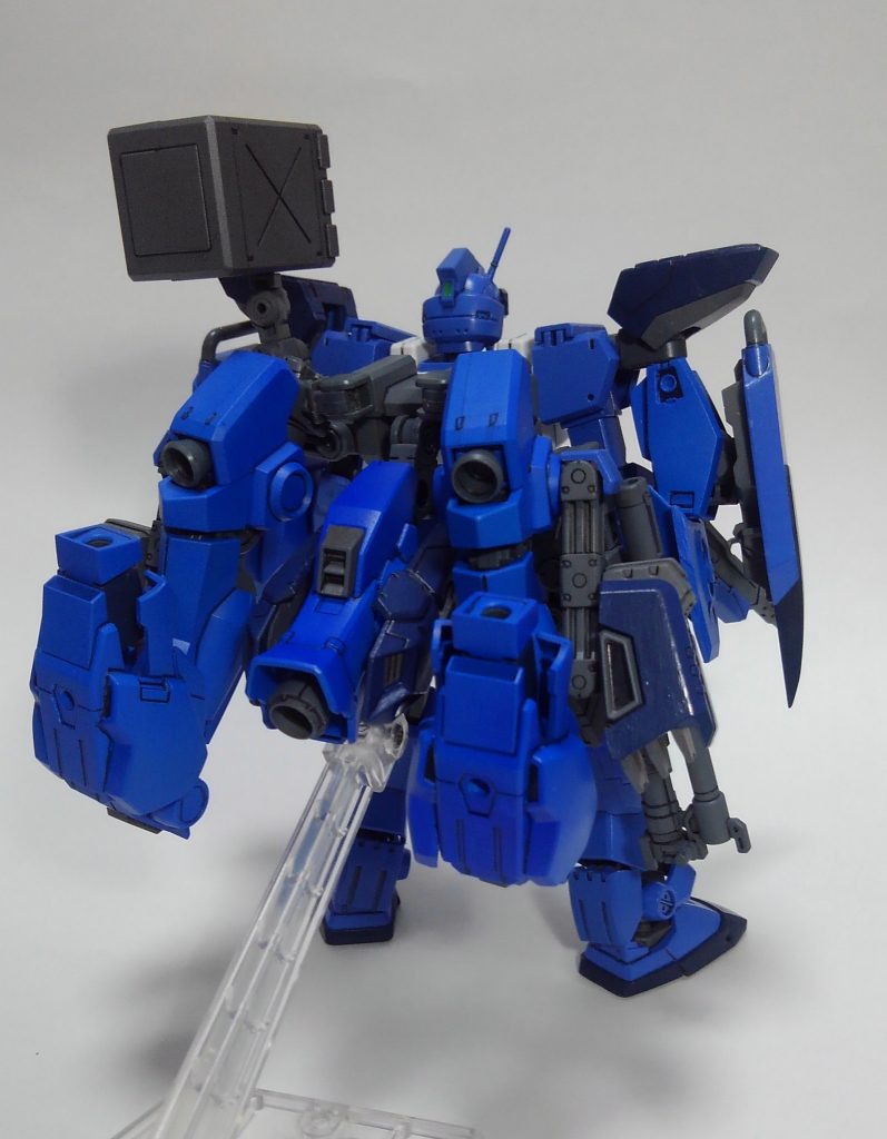 うしろ。もうゴッチャゴチャですw バックパックに集約したら、まぁこうなりますよね。ちなみにバックパックはパワードアームズパワーダーのものに適当なアームやジョイントを組み合わせてブースター関係を取り付けています。