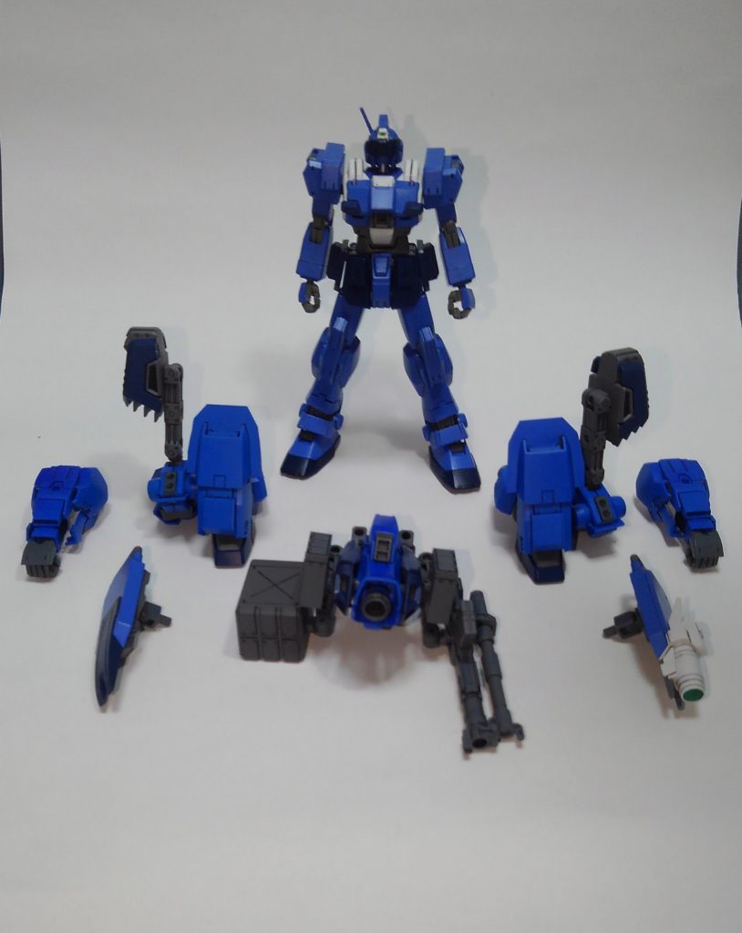 僕としては一番やりたかったことです。(異論は甘んじて受けますｗ)分解したエクスパックを一部組み換えて、それらを手足に取り付けると・・・