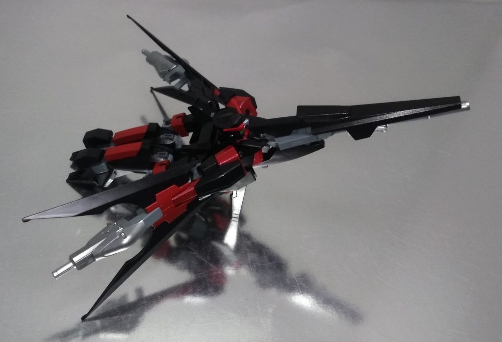 説明書では別のパーツで組み替えると有りましたが、イマイチだし完全変形にならないので不採用