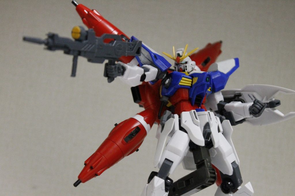 ビームライフルはベースガンダムのものにドレッドノートのビームライフルの前半分と尾部を組み合わせてます。