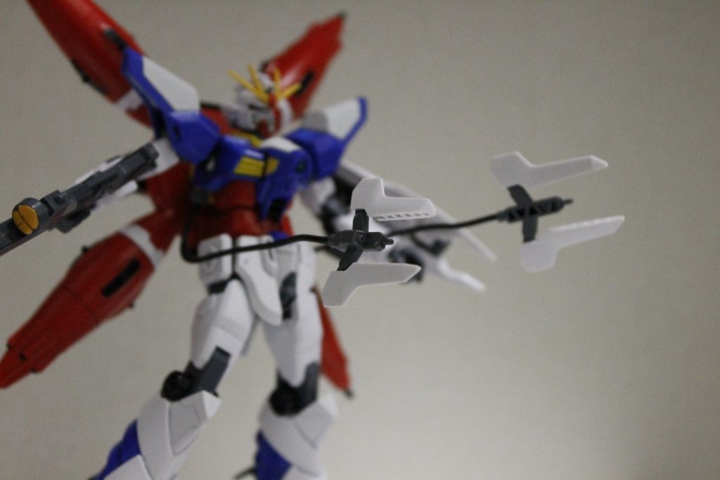 組み替えで射出状態。ワイヤーは針金なのでへたることはありませんが収納状態だと可動に制限がかかるのが難点です。