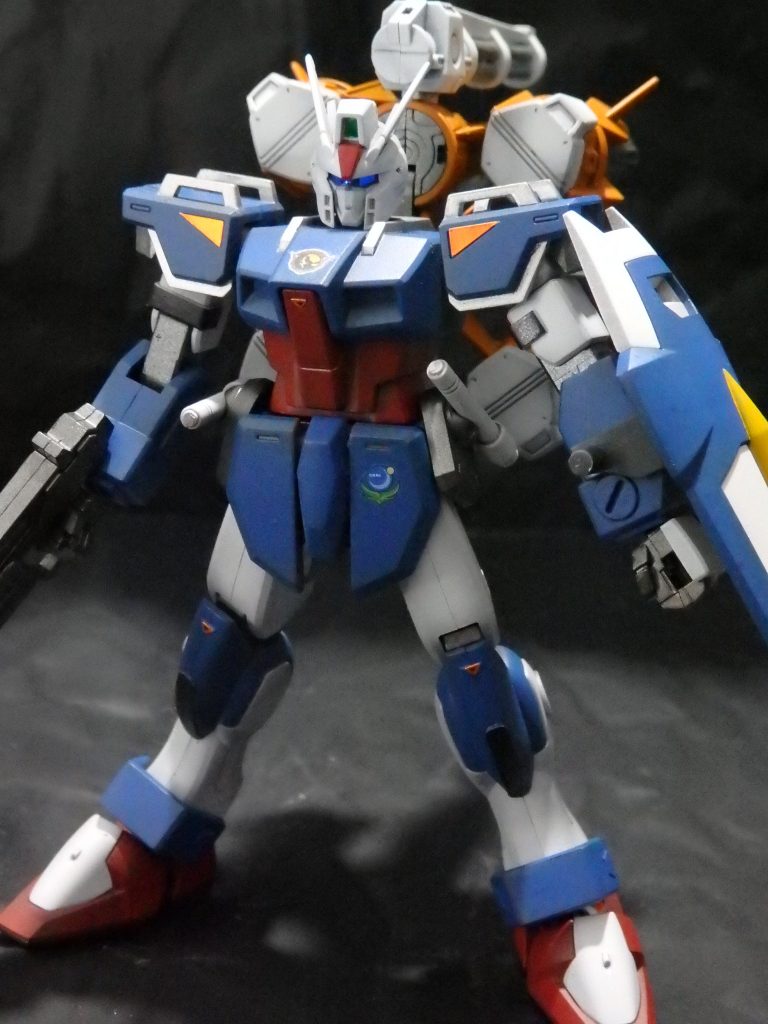 105ダガー本体の武装は下記の通りです。■頭部40mm口径イーゲルシュテルン2■M703ミリビームライフル■ES01ビームサーベルX2■12.5ミリ対人機関砲X2■シールドガンバレルストライカーの武装は下記の通りです。■M58E4ガトリング機関砲■GAU-758SレールガンX4■M70AMSATミサイルX8