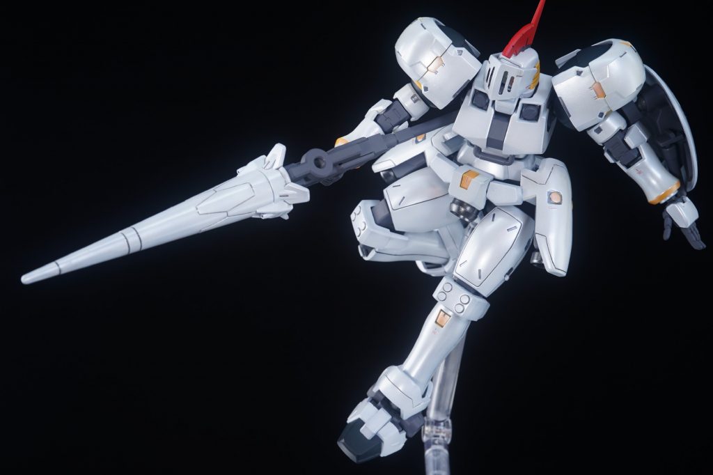 ・引き撃ち再突進の為に距離を取る際の牽制射。豆鉄砲にも程があるので本当に牽制にしかなりませんが。