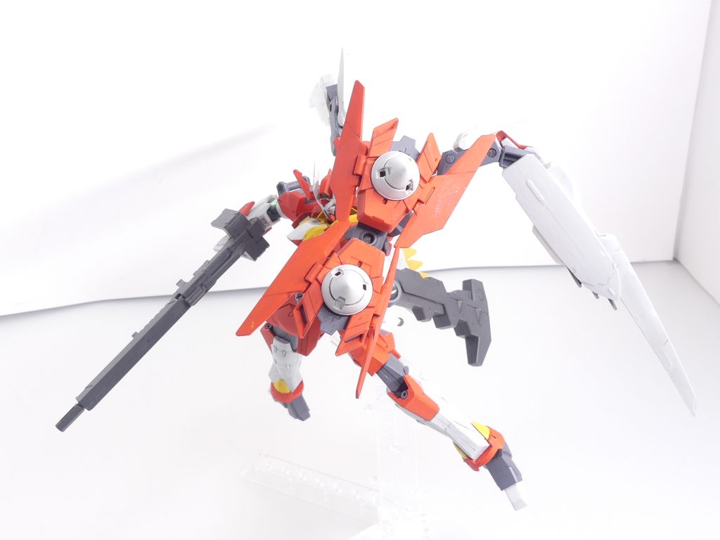 ドライヴシールド：ツインドライヴはそれ自体をシールドとして使用可能。ダイバーを（本連載ではGNネイキッドも）意識しつつ自分なりに印象を変更した部分。 