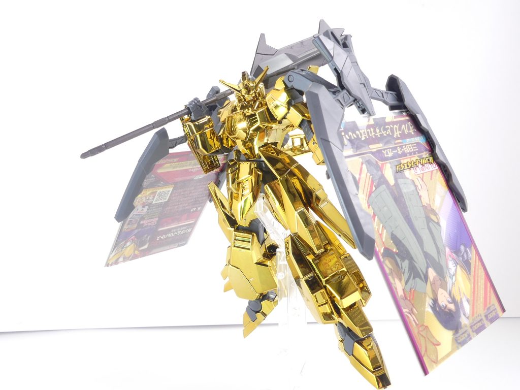 バルバトスのメイスを召喚して。カードはガンプラ付属三日月＆バルバトス第一形態。トライエイジカードはトライホルダーフレームに挟めます。スリーブありでも一応大丈夫（というかスリーブ無しで使うとちょっと怖い）。 