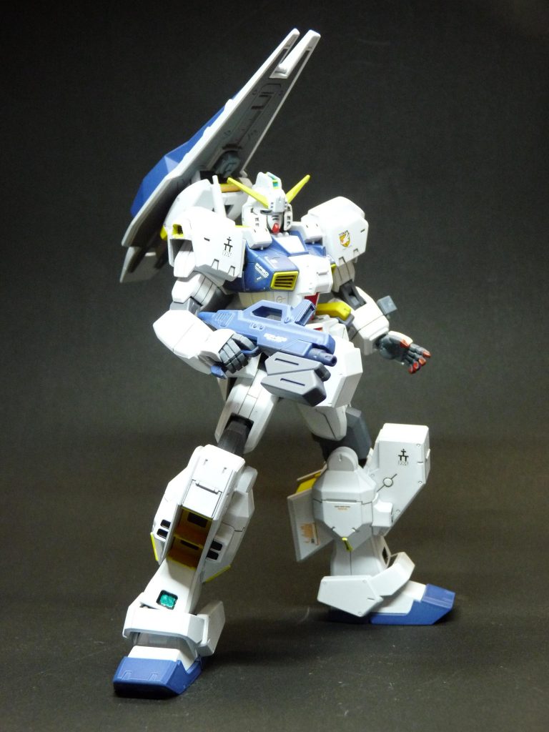 シールドブースターを背中に装備!今回シールドの裏も塗装してメリハリをつけました!