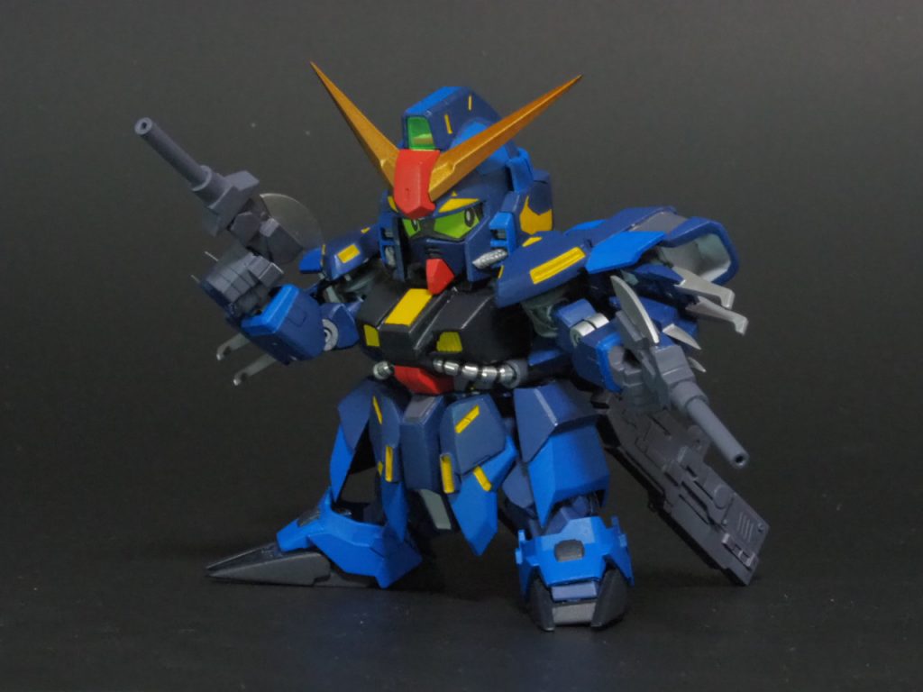 ヒートホーク一体型ハンドガンこちらもICBMハンブラビと同様に方眼紙に書き起こしてからスクラッチしました。ランドセル部には、この2基の武器を接続する事ができる受けの部分を作りました。