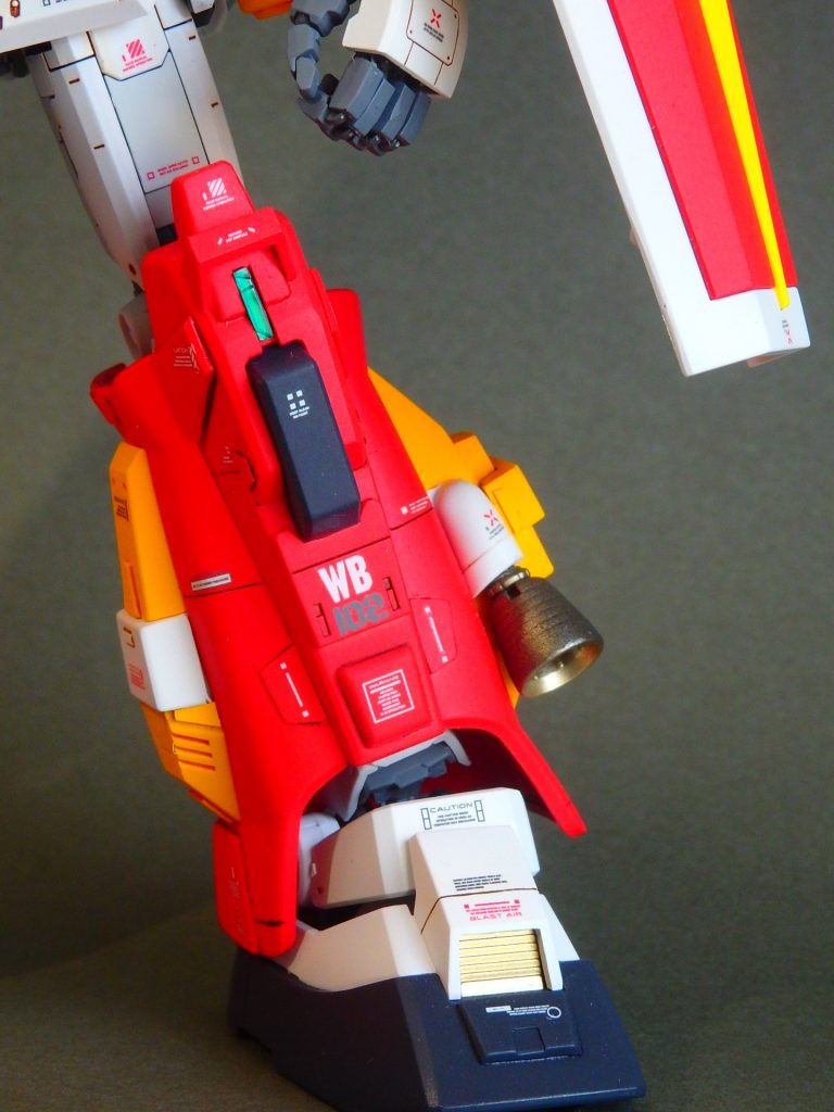 ヒザ部分は MG ガンダムMKⅡの肘パーツを流用