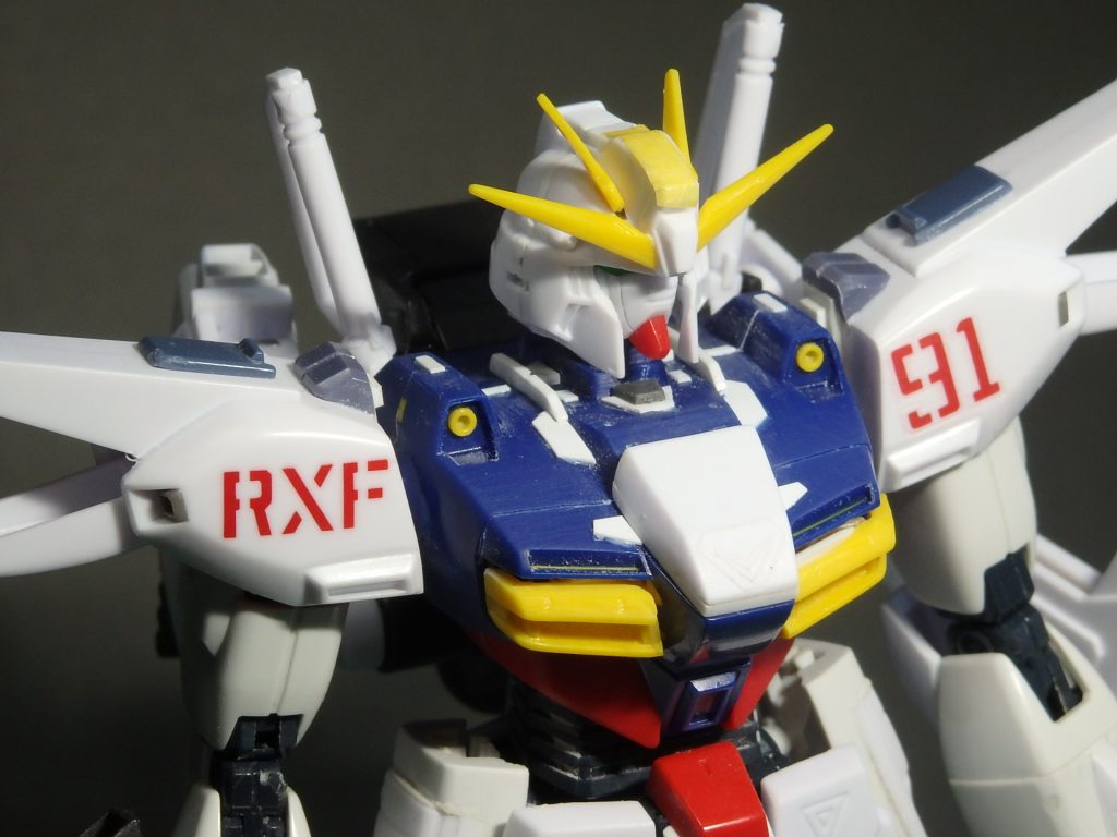 首回りが寂しいのでプラ板でディテール追加