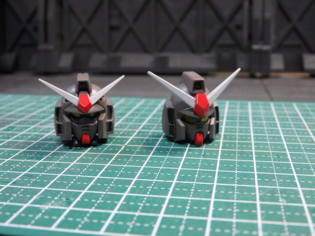 キットのバイザー仕様の頭部も製作しましたが私には好みでは無かったので2.0の頭部になりました。