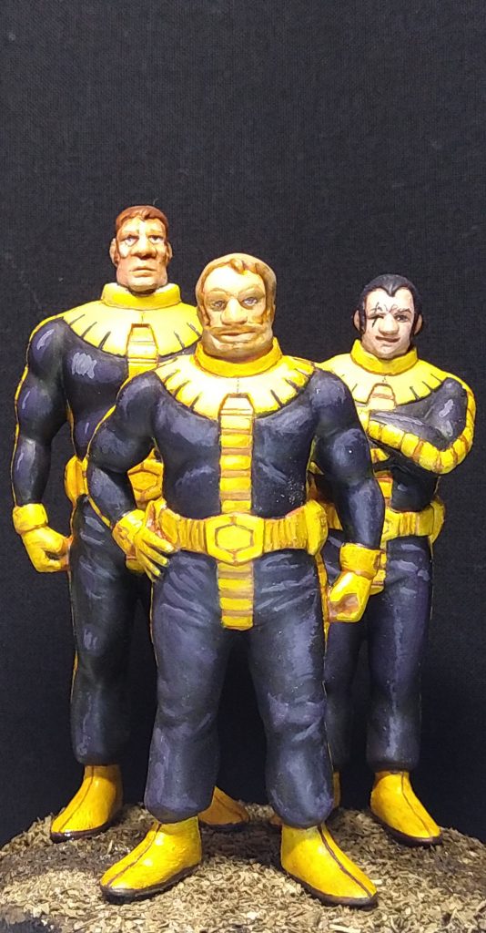 ジャンク箱から３人揃って発見。昔ドムやR1、旧ザクを買ったということですね。