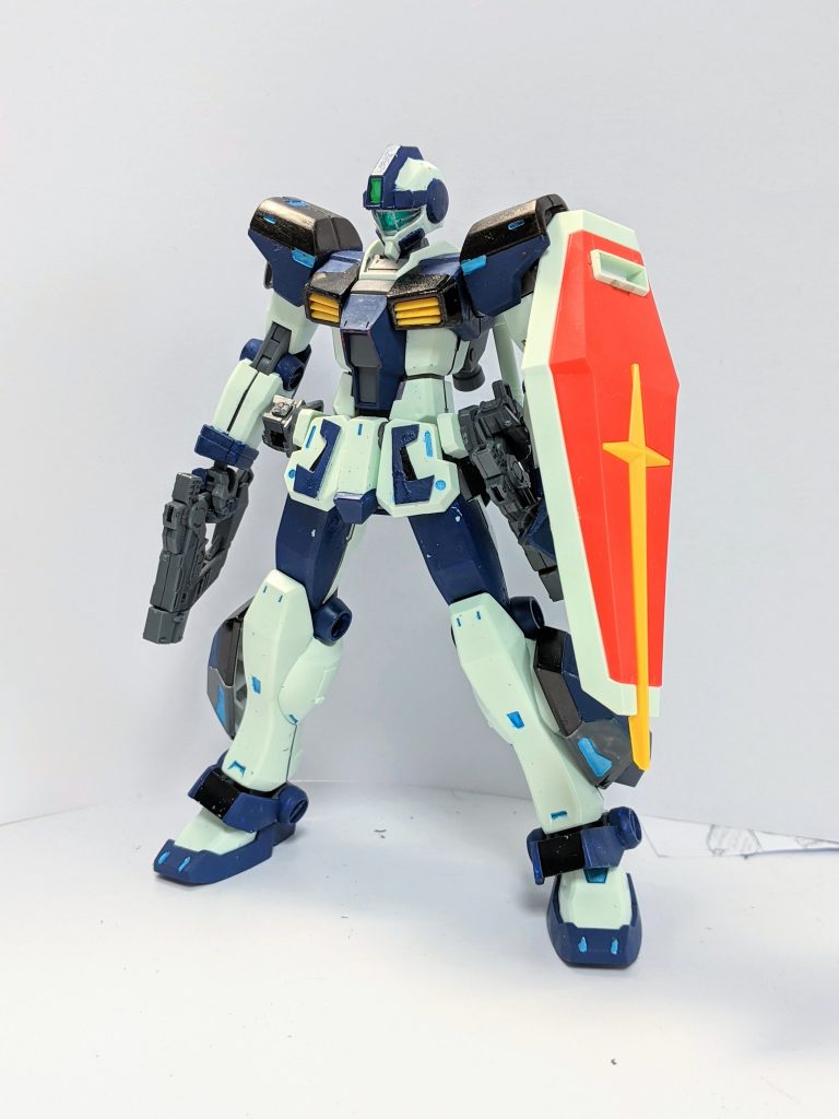 アリエスパッケージ ライトシールド装備型普通の盾を装備したアリエスパッケージ。あくまで普通の盾なので防御力は本来のものには劣る分、機動力は上がっている。