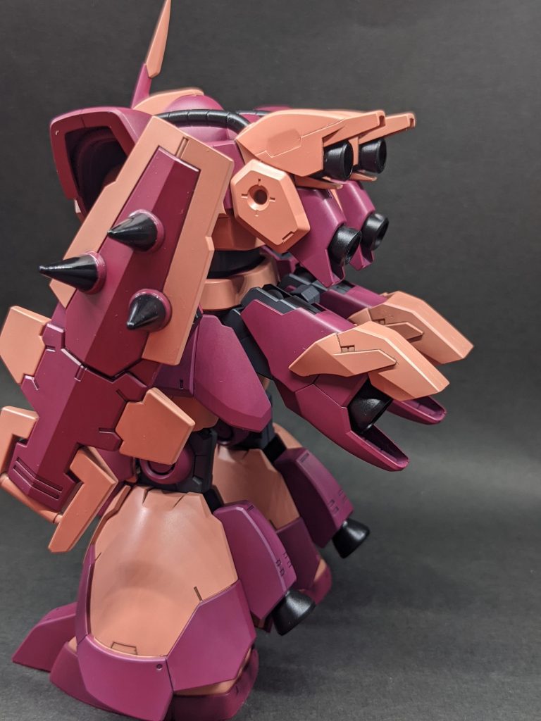 ＜バックショット＞バーニア、スラスターを増やして更に機動力が上がったが並のファイターではまともに操縦すら出来ない仕様に 