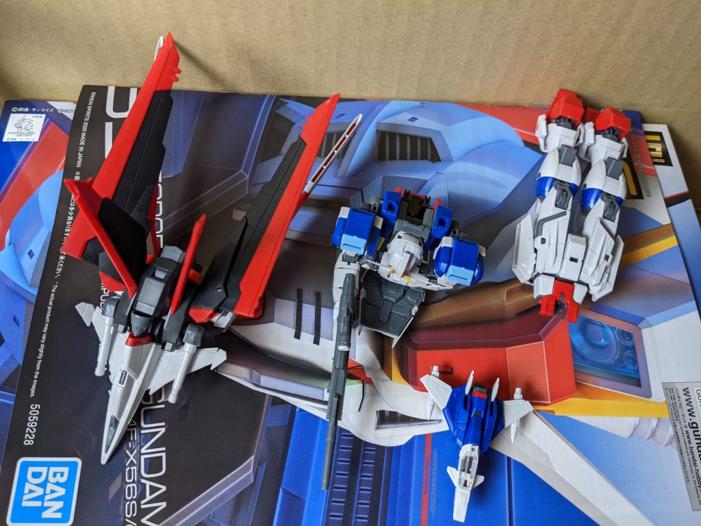 シルエット・チェスト・レッグフライヤーアドヴァンスドＭＳジョイントはコアスプレンダーと胴体中央のみ…あとはHG的な組み立て式（肩〜二の腕とか3mm軸だからRGシステム出来ない）これはもはやRGコアスプレンダーwithインパルスガンダム（Revive）では？ボブは訝しんだ（過激思想 