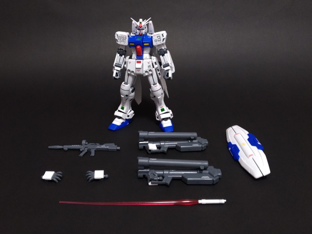 作ったもの。フォールディングバズーカはキットに1本しかついてないのでバラ売りのショップで2本目を買いました。ビームサーベルは白一色だったので他のキットからクリアパーツを持ってきて接着しています。キットはデンドロビウムのものなので、コアファイターは付いてませんでした。