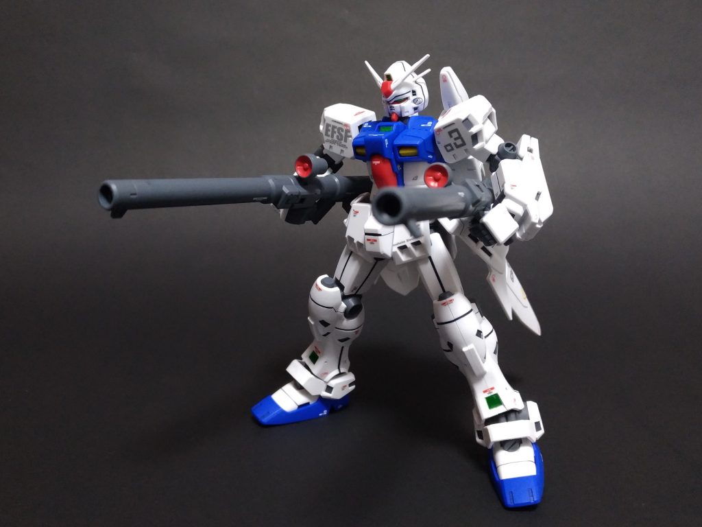 バズーカ2挺持ち。加工しないと肩には担げません。