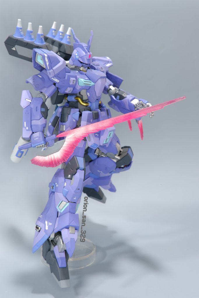 as the beam saber has a flat look to it, the white light detail is easier to paint as compared to a normal tubular saber.