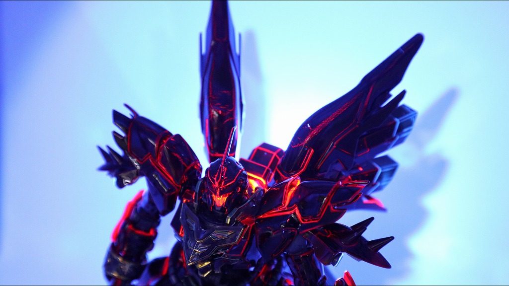 エッジ部分に強くクラックが発生しております