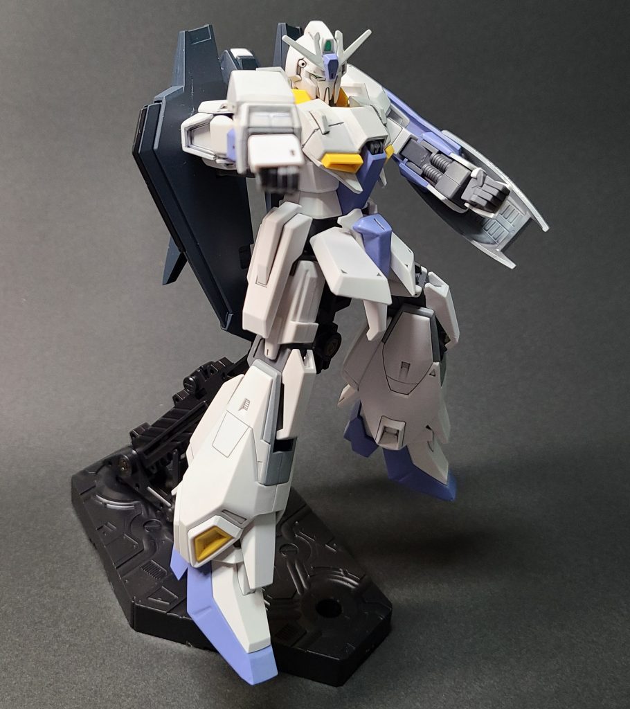 塗装は水性ホビーカラーの筆塗りです最後につや消しを吹いています昔の自分に「たのしく作れたよ！」と報告したいです