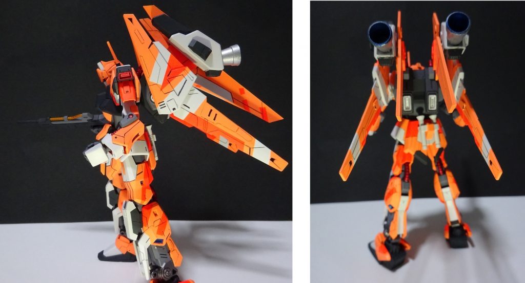 側面+背面ショット。今回一番の工作である追加の固定バインダー。1㎜のプラ板によるバインダーとEz-ARMSより持ってきたスラスターユニット。大口径のスラスターは他社キットよりの流用。接続部はバックパックにあるクレイバズーカのラック部分を使いました。あとバックパック作成時にロストしたスラスターパーツの代わりにも他キットからの流用で改修機っぽい雰囲気を目指しました。工作面ではいつものスジボリなどでモールド、ディティールを追加。表面積が広い可変バインダーに悩みながらのスジボリとなりました。