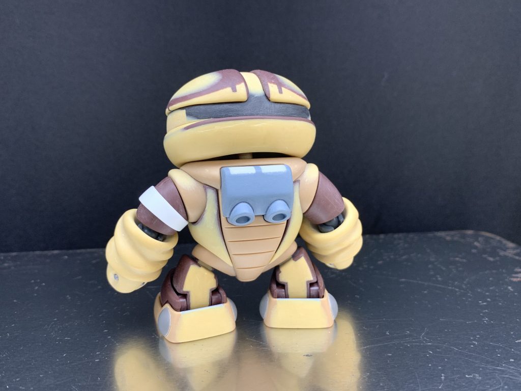 各所にパテを盛ってだらしない身体に