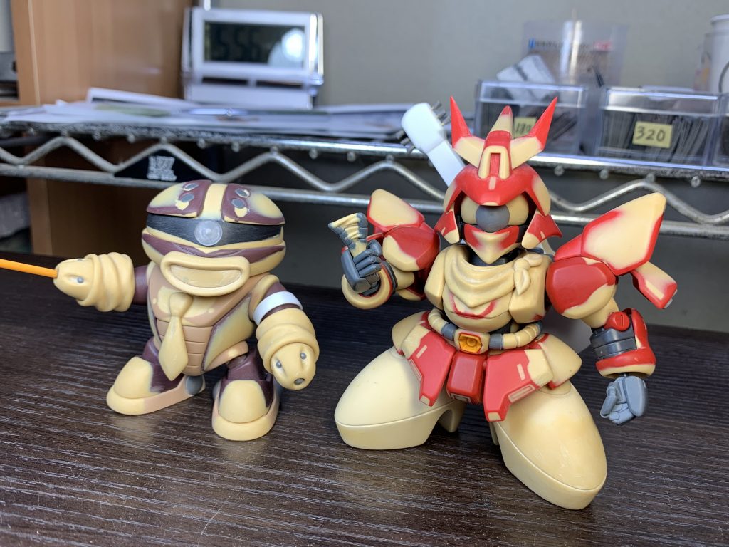 余分なディティールは全て無くし全体のエッジを落とし 曲面を主体にして柔っこく