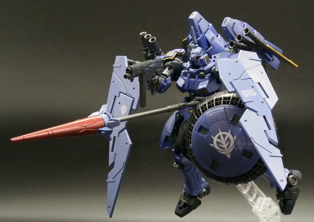 第百五十九話「君だよ」MMP-80(MMP-79)、ヒートランス、PDWといった標準装備。MMP-80をザクII F2から持ってきました。このMMP-79ってギャン(偽)が持つのはシミュレーションマシンの中のみなんですね。