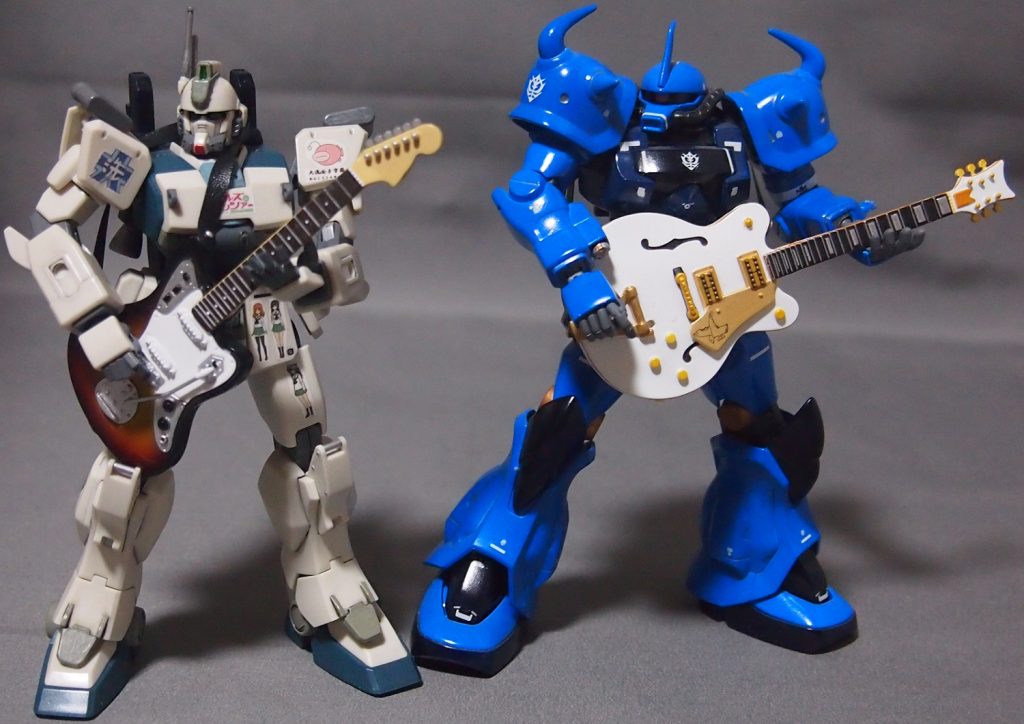 勿論、最後は仲良く共演！！Ez8のギターはジャガー？それとも、ジャズ・マスター？ちなみに、鯖豚定食がリスペクトするチバユウスケ(ex. Thee Michelle Gun Elephant、現The Birthday)は、「ジャガーとジャズ・マスターの区別がつかない」と言っていましたが、僕も区別がつきません(汗)グフ・カスタムが持っているのは、チバさんや浅井健一(Ex. Blankey Jet City)の愛器：ホワイト・ファルコンですが、トレモロ・アームを無くしました。