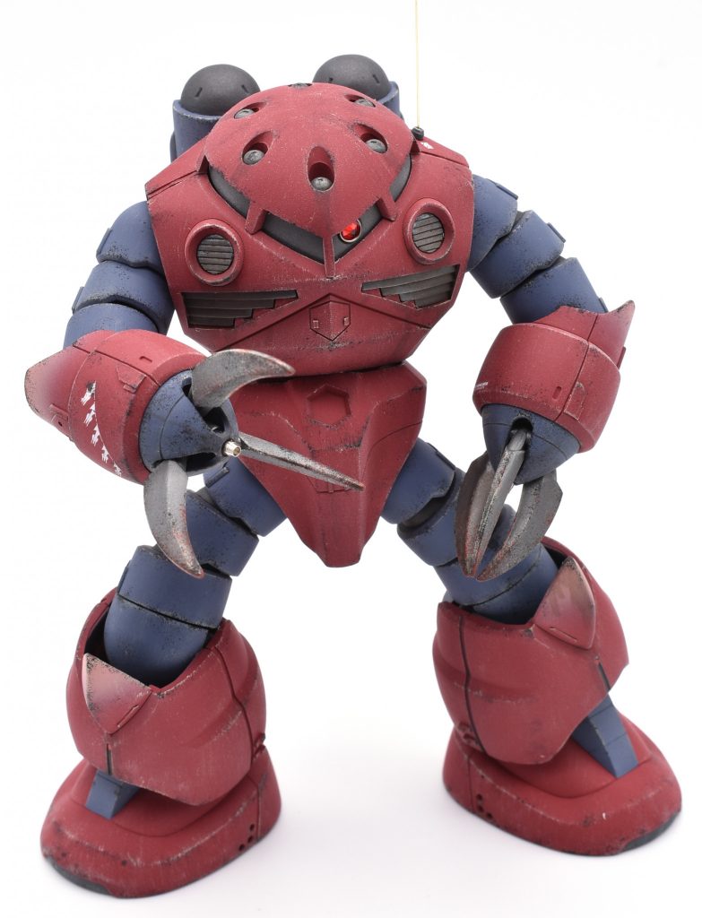 基本塗装は今回もファレホでエアブラシ塗装。肘とヒザは軽くグラデーションを入れています。一部塗り分けでエナメルを筆塗りで使用。