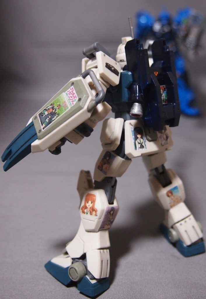 戦闘開始！　銃火器で撃ち合い、