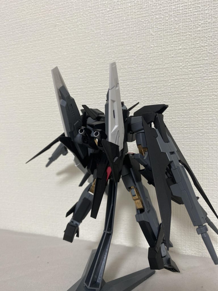 リア。ダイバーエースユニットのバインダーは白色を見せたかった、長さを生かしたかったので上下反対向きにつけてます。