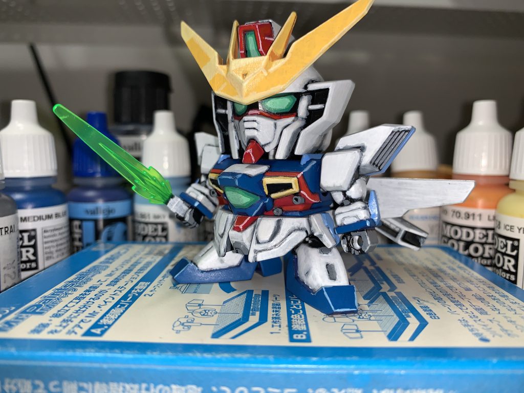 目はシール前提でモールドもなかったのでフリーハンドで描いてみました。そこまで違和感はない…はず。