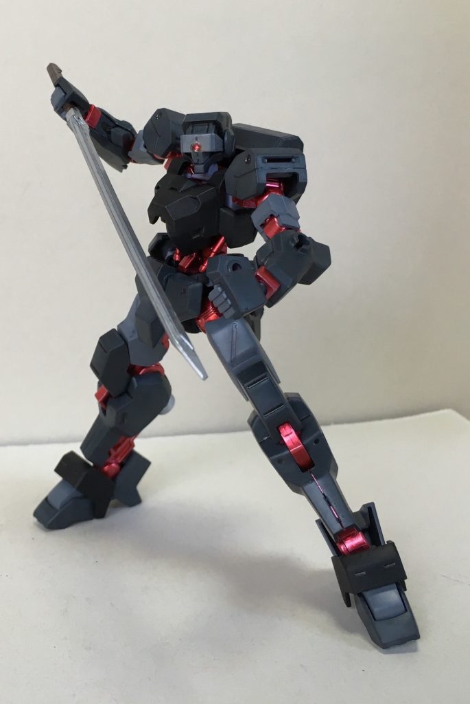 ミカが使わなくなったバルバトス用の太刀を借りてます