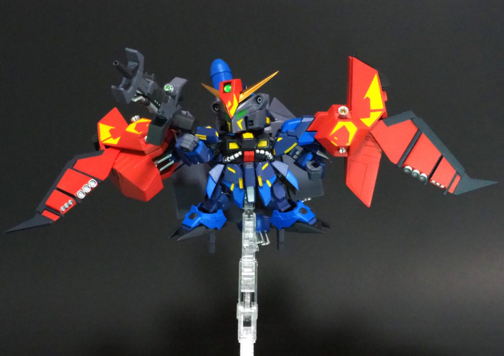 高出力ビームスマートガン製作するにあたって、インターネットにある写真を参考に、設計図に描き起こしました。少し大きく作ったせいで若干重く、肩関節の保持力が弱くなるという弊害が生じてしまいました。撮影するにあたってポーズ・向き・位置を変えながら撮影を行いました。