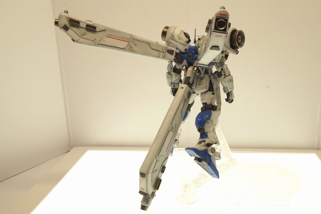 ランドセルは ガンダム Mk-Ⅱ をベースに。シュツルムブースターはフルスクラッチで制作しました。