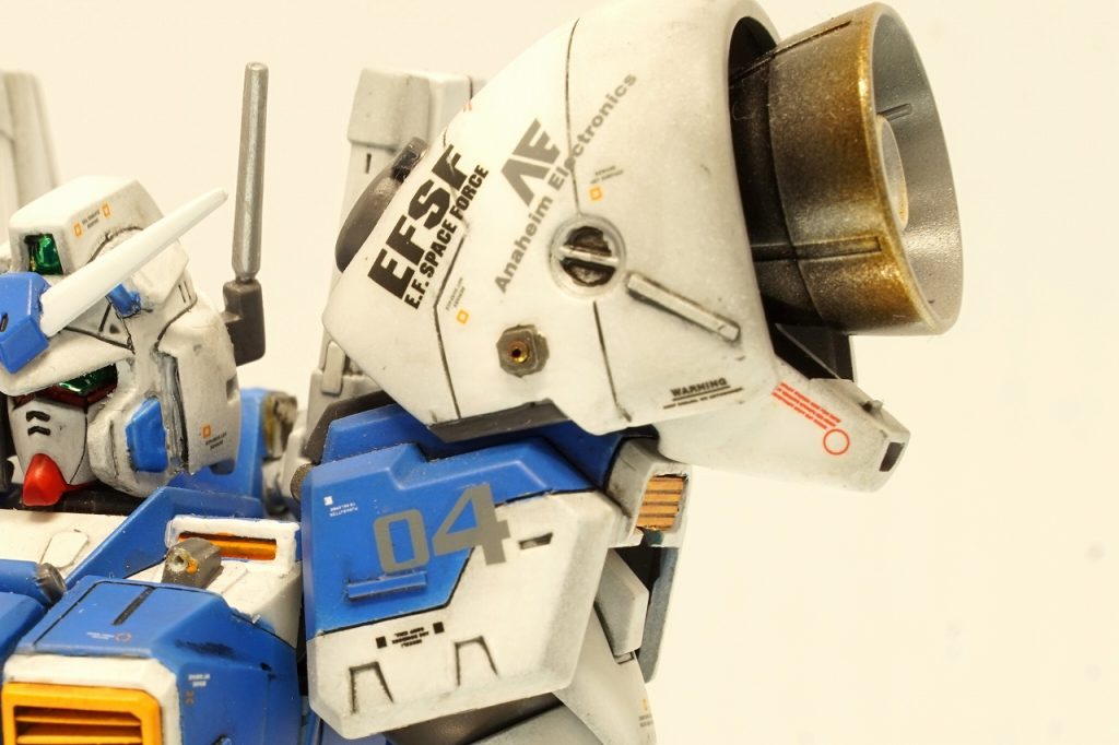 肩は当然 ガーベラテトラ ですが、GMクゥエル の肩に接続するために大幅に改造してあります。